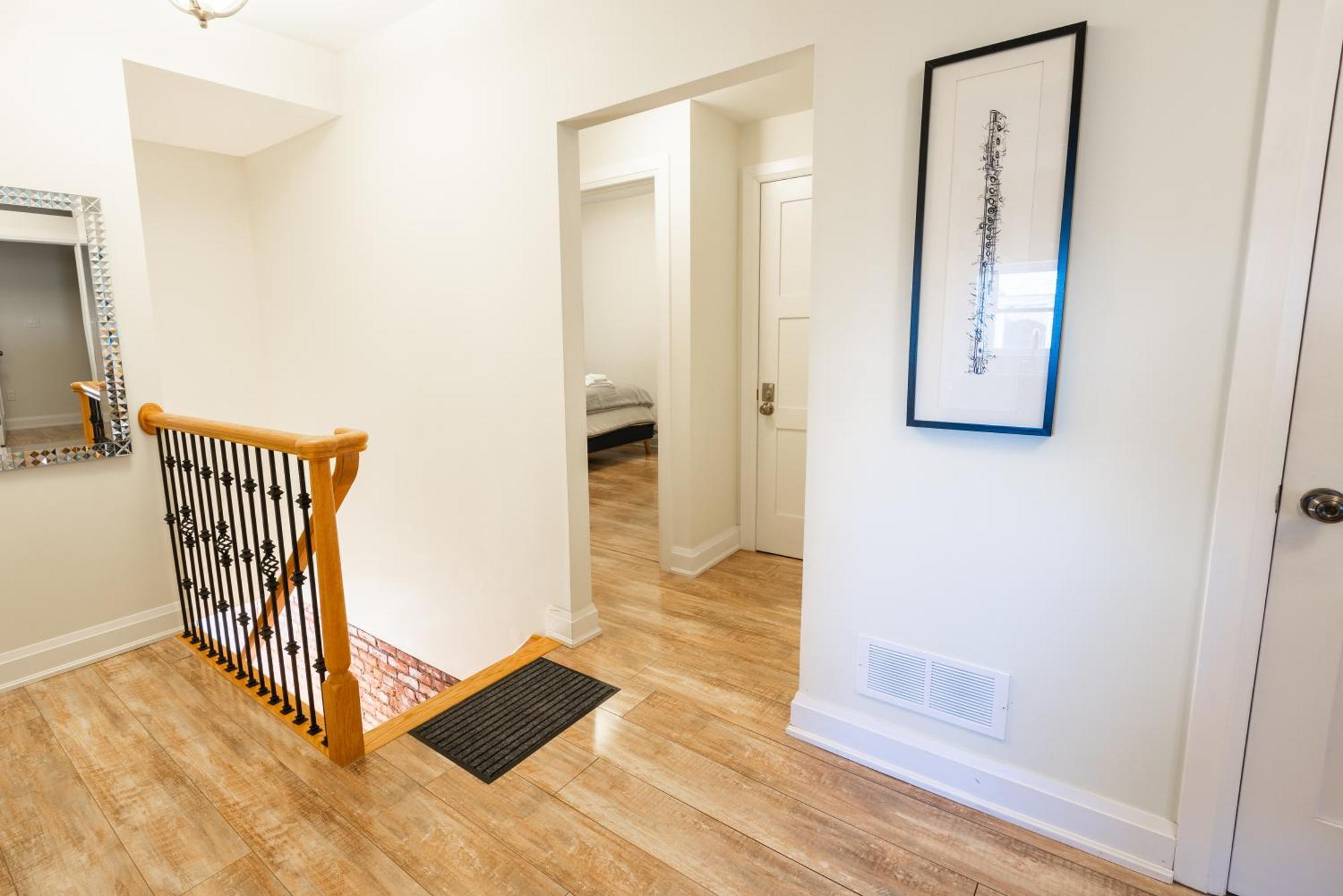 Spacious 3 Bedroom Apartment In Heart Of Niagara Thorold Bagian luar foto