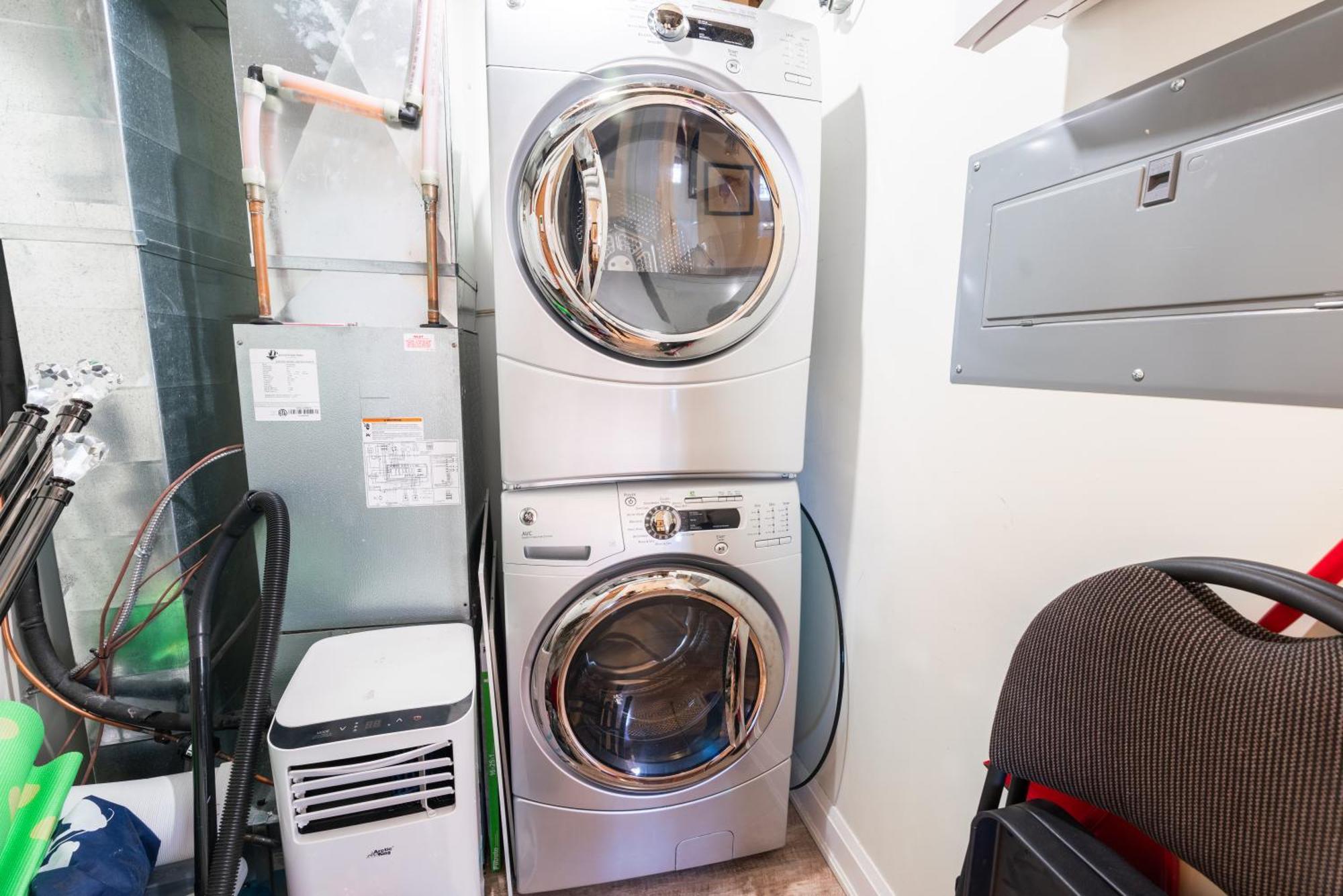 Spacious 3 Bedroom Apartment In Heart Of Niagara Thorold Bagian luar foto