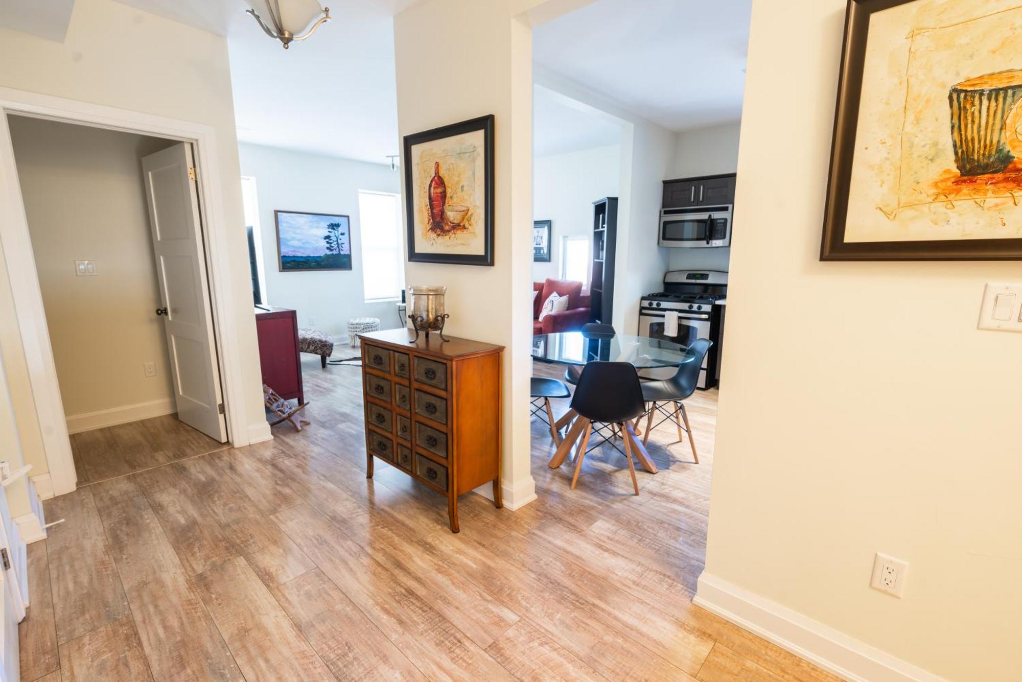Spacious 3 Bedroom Apartment In Heart Of Niagara Thorold Bagian luar foto