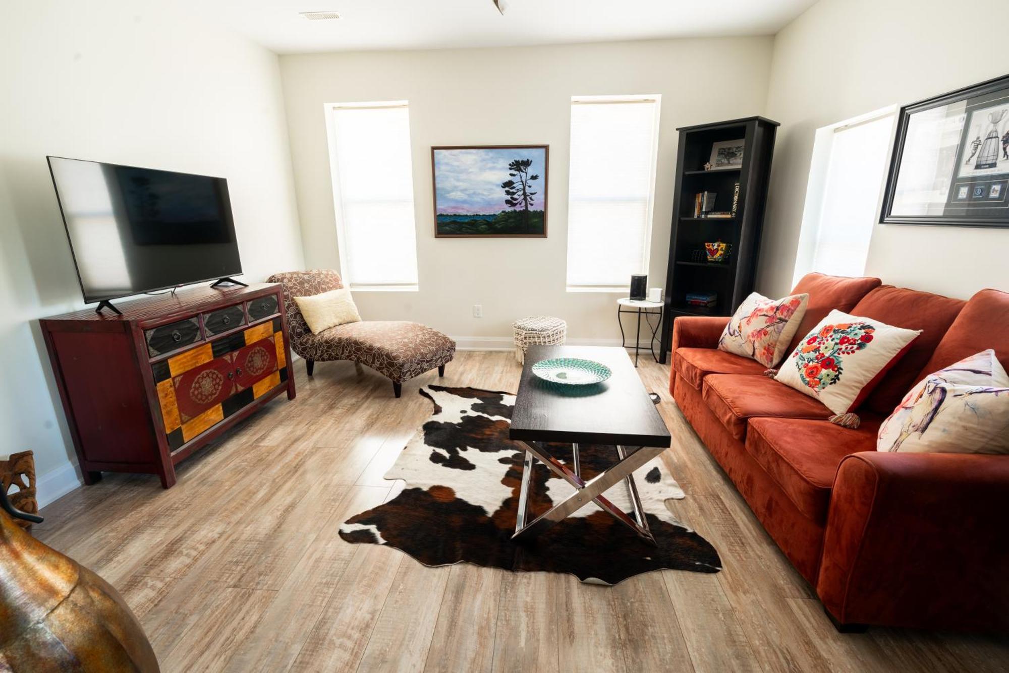 Spacious 3 Bedroom Apartment In Heart Of Niagara Thorold Bagian luar foto